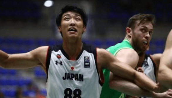 官方：英格兰名哨奥利弗将执法欧冠皇马客战奥林匹亚科斯（官宣：英格兰名裁奥利弗吹罚欧冠皇马客场战奥林匹亚科斯）