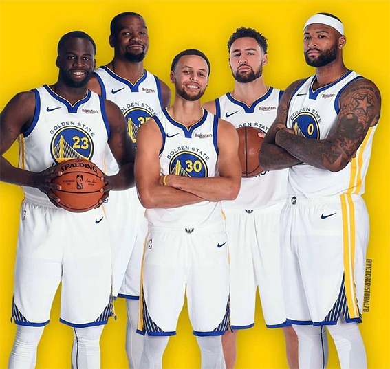 曼联追逐塞梅尼奥：加纳前锋是否准备好迈出下一步？（曼联有意塞梅尼奥：加纳前锋是否已准备迈向更高台阶？）