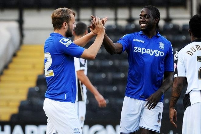 意甲三分制时代，斯帕莱蒂是第二位率队参加过三大德比的主帅（自意甲实行三分制以来，斯帕莱蒂成为第二位带队出战三大德比的主教练）