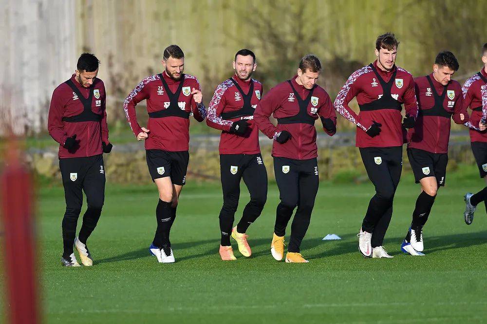 沪媒：足协杯决赛有六成是河南球迷，“球迷专列”重现江湖（沪媒：足协杯决赛现场河南球迷占比达六成，“球迷专列”回归江湖）