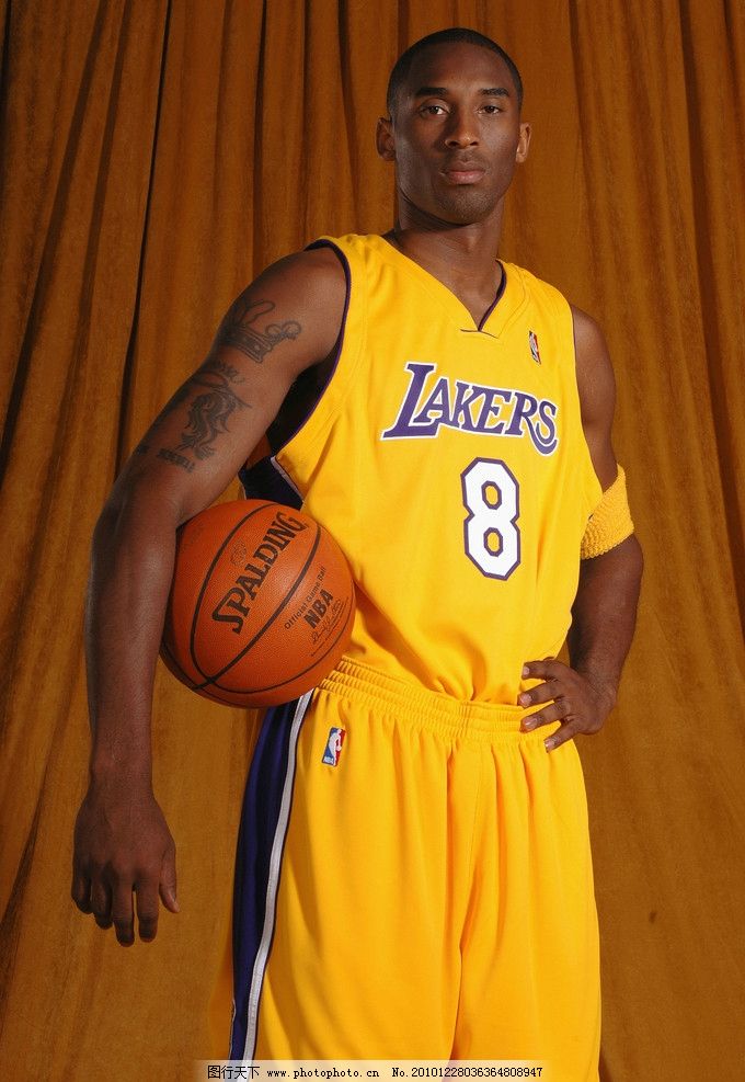 二传不稳教练加戏！科内利亚诺2：3米兰，痛失超级杯冠军（二传起伏教练抢戏，科内利亚诺2-3不敌米兰，无缘超级杯冠军）