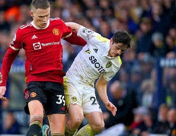 太阳报：C罗日收入48.8万英镑，与摩根采访时戴的手表值110万英镑