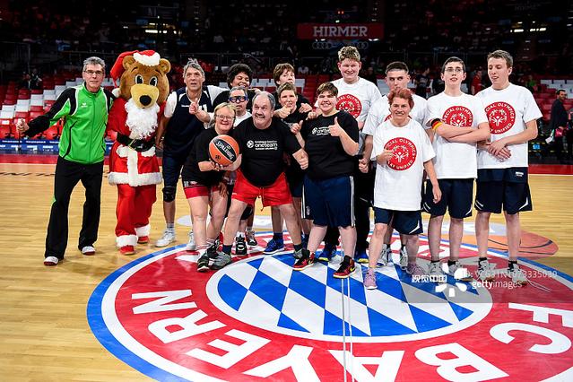 费尔明和德容复出，巴塞罗那备战塞维利亚（费尔明与德容重返阵容，巴萨备战塞维利亚）