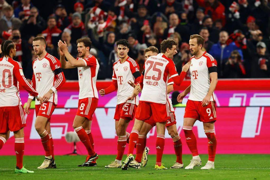 兰克尔-泽在上周举办婚礼，此前他与青岛海牛闹得不欢而散（与青岛海牛不欢而散后，兰克尔-泽上周完婚）