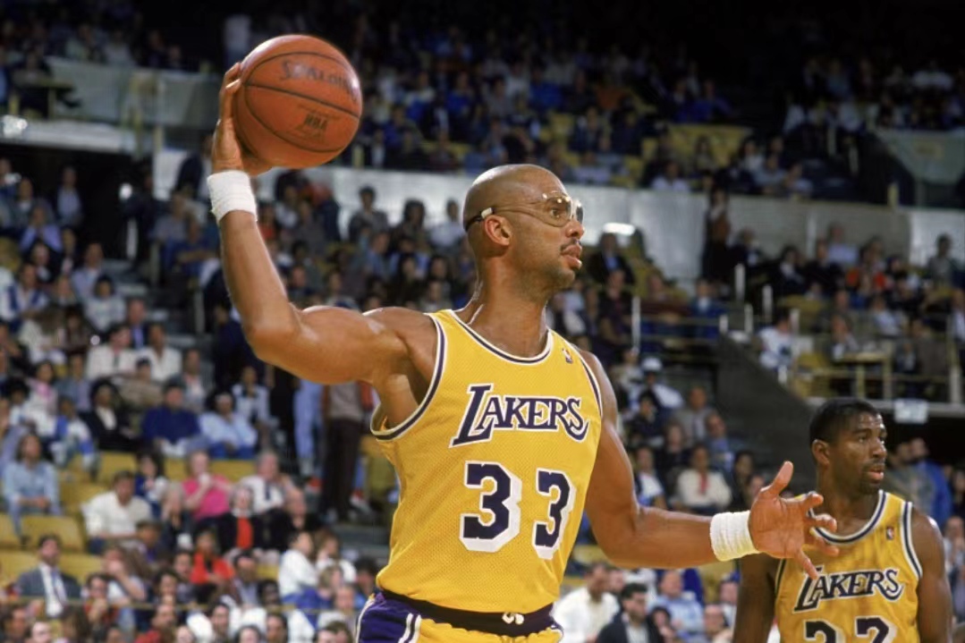 莫雷托：米兰可能会尝试将莱奥的合同再延长两到三年（莫雷托：米兰或将推动与莱奥续约2至3年）